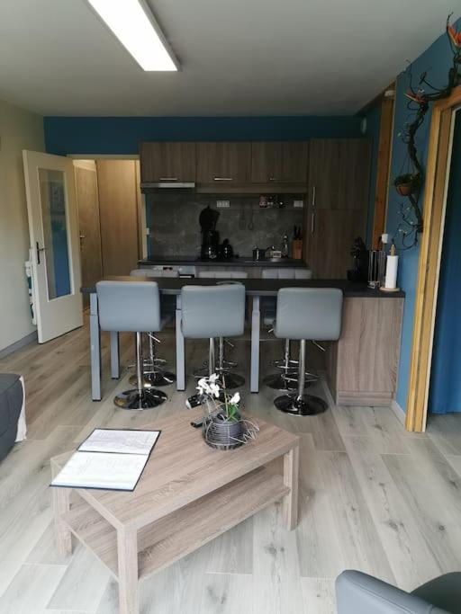 Le Bonheur Au Vert Feuillage Honfleur Exterior photo
